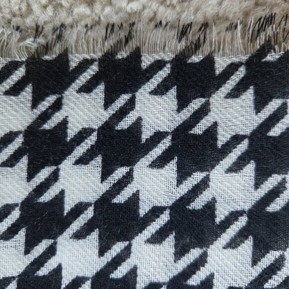 Lightweight Woven Wool Floral Houndstooth Scarf - Picture 4 of 8